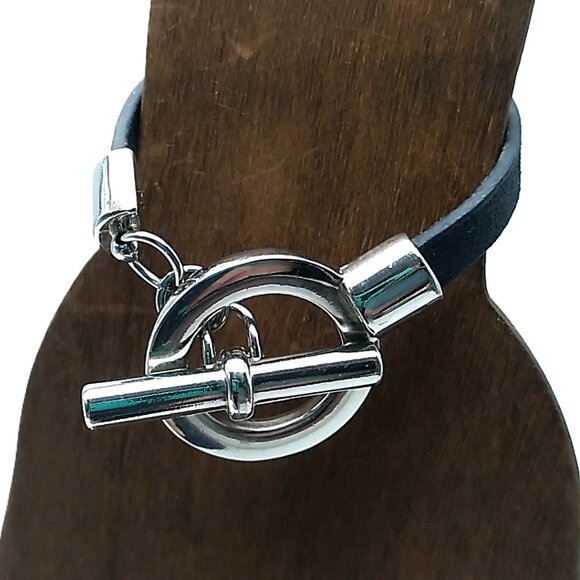 Black Leather Toggle Bracelet Unisex *Small Flaw* - Picture 1 of 14
